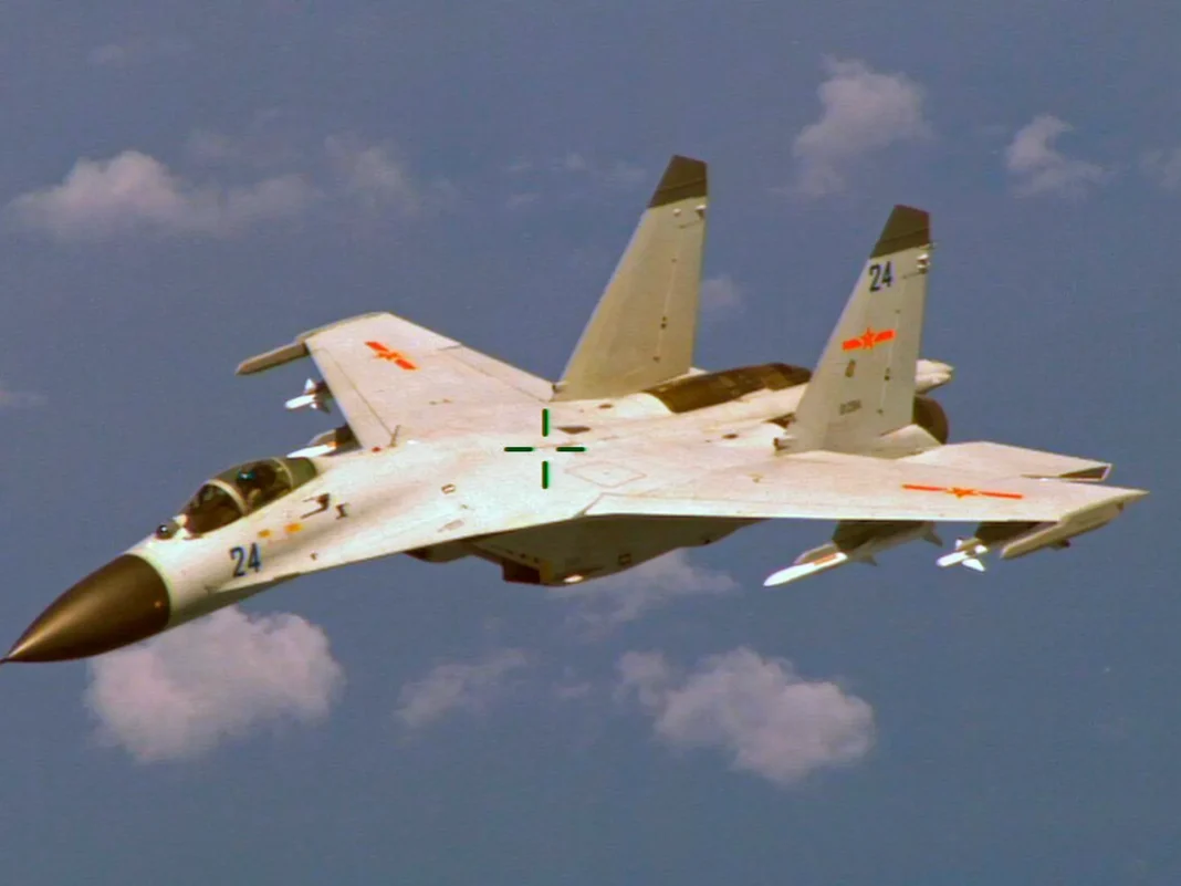 2014-08-23T120000Z_509911101_TM3EA8N1A5A01_RTRMADP_3_USA-CHINA-WARPLANE